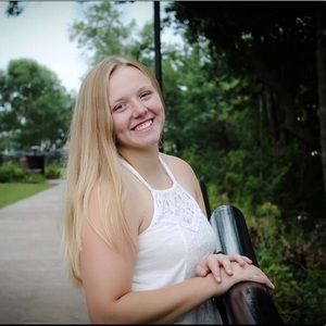 Meet your Posher, Kayla